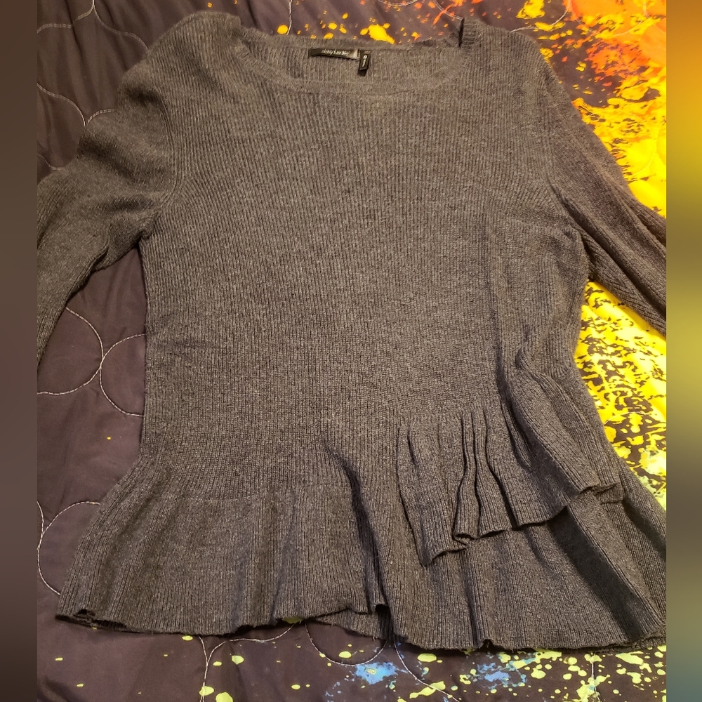 Grey Daisy Fuentes Sweater Medium